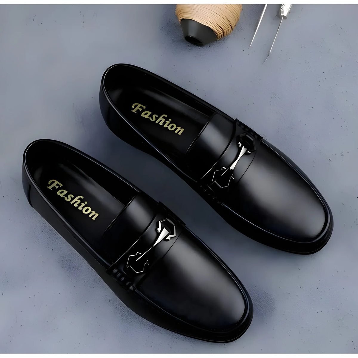 Onyx Men's Synthetic Leather Solid Slip-On Casual Loafers With Metal Bit